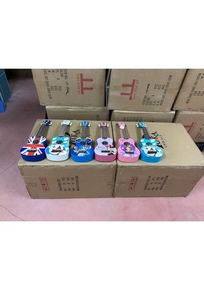 Resimli Soprano Boy Gül Klavye Ve Eşikli Ukulele Gitarlar