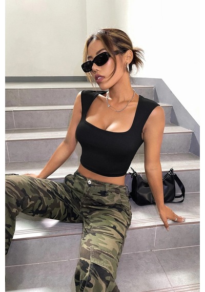 Epilons Zenvial Kadın Siyah Kare Yaka Kalınlaşan Omuz Detaylı Crop Top Bluz Zenviall2