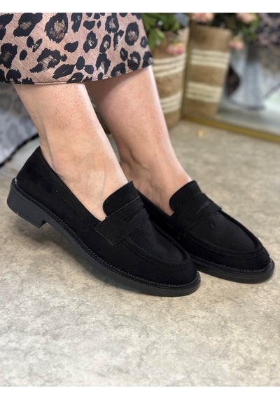 Günlük Kadın Düz Loafer Klasik Desenli Taban Zincirli Oval Burunlu Makosen Sade Şık Ayakkabı 130 Siyah- Süet Günlük Kadın Düz Loafer Klasik Desenli Taban Zincirli Oval Burunlu Makosen Sade Şık Ayakkabı 130 Siyah- Süet