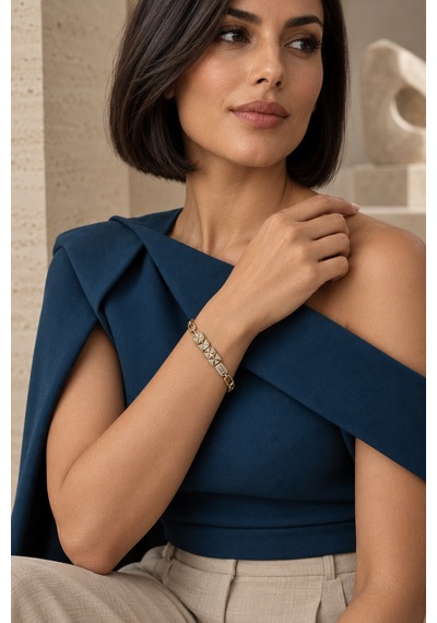 Geometrik Yıldız Motifli Baget Taş Detaylı Zincir Kadın 14k Altın Renginde Vıp Seri Xp Marka Bileklik Renkli Geometrik Yıldız Motifli Baget Taş Detaylı Zincir Kadın 14k Altın Renginde Vıp Seri Xp Marka Bileklik Renkli