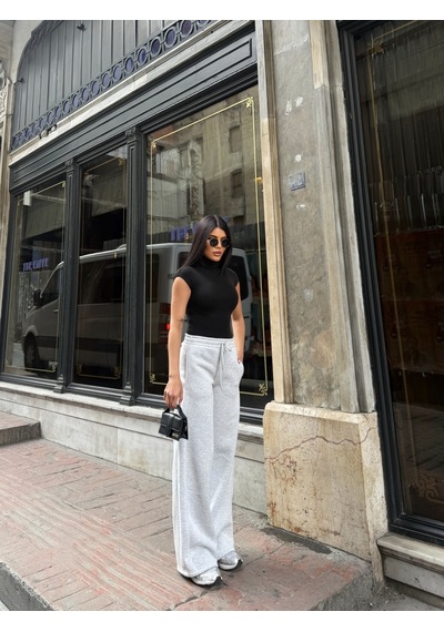 Out Of Standart Kadın Wide-leg Kalıp Beli Lastikli Kordon Detaylı Eşofman Altı Kar Melanj Out Of Standart Kadın Wide-leg Kalıp Beli Lastikli Kordon Detaylı Eşofman Altı Kar Melanj