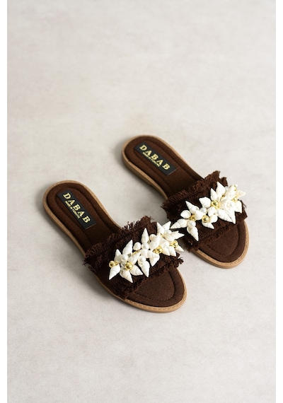 Dabab Shoes Shella Kadın Deniz Kabuğu Ve İnci Detaylı Acı Kahve Hasır Dokulu Düz Taban Açık Burun Terlik Kahverengi Dabab Shoes Shella Kadın Deniz Kabuğu Ve İnci Detaylı Acı Kahve Hasır Dokulu Düz Taban Açık Burun Terlik Kahverengi