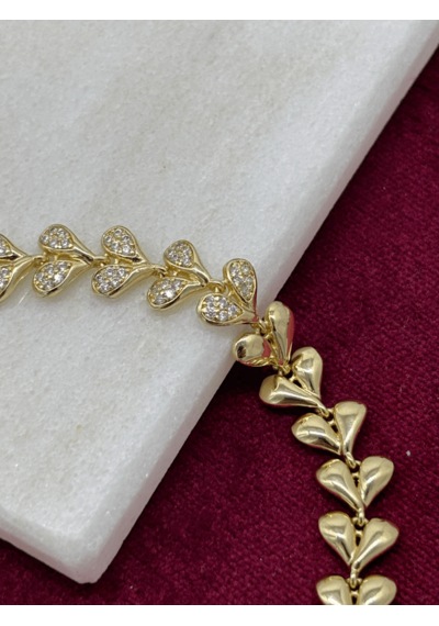 Parlak Ve Taşlı Kalp Figürlü Gold Bileklik Gold