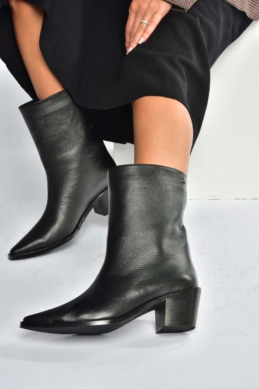 Fox Shoes V654082003 Siyah Hakiki Deri Alçak Topuklu Kadın Bot Siyah-hakiki Deri