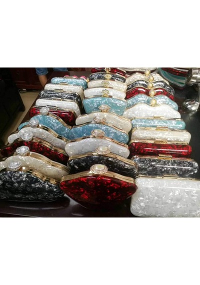 Sedef Kaplama Malzemesi Kırmızı 70x160 Cm Boyutlarında