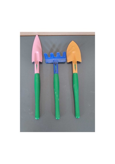 3 Lü Bahçe Bakım Seti - Metal Çapa, Tırmık Ve Toprak İşleme Küreği Hobi Bahçesi Çim Ve Peyzaj Seti 3 Lü Bahçe Bakım Seti - Metal Çapa, Tırmık Ve Toprak İşleme Küreği Hobi Bahçesi Çim Ve Peyzaj Seti