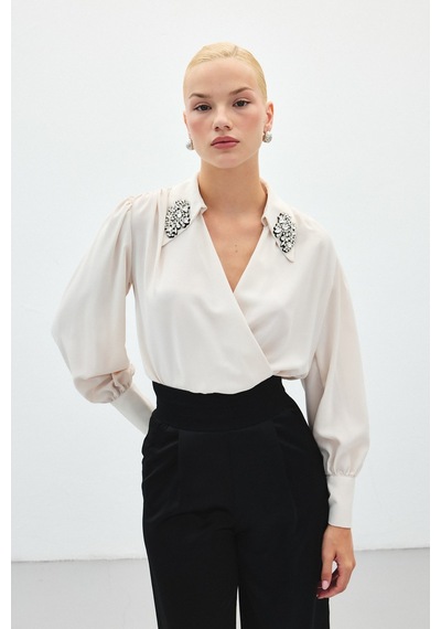 Sateen Aksesuar Detaylı Bodysuit Bluz - Bej-136191 Bej