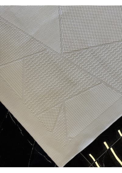 Eko Mono Mno Lux 01 White Hav Toz Vermez Kaymaz Tabanlı Şık Kilim Beyaz