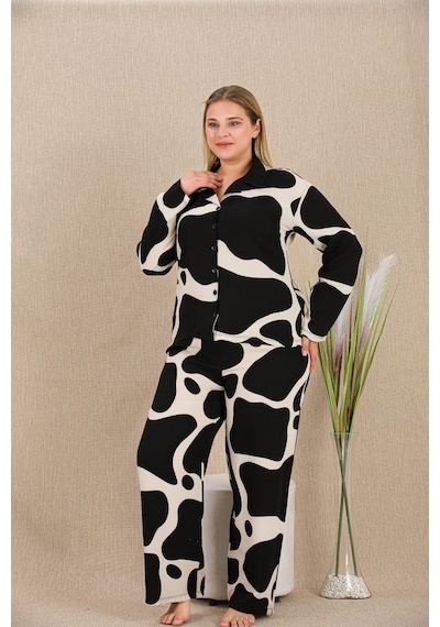 Modenya Herşeytrend Büyük Beden Siyah Beyaz Desenli Düğmeli Uzun Kol Viskon Pijama Takımı Görsel Modenya Herşeytrend Büyük Beden Siyah Beyaz Desenli Düğmeli Uzun Kol Viskon Pijama Takımı Görsel