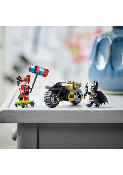 LEGO® Super Heroes 76220 Batman Harley Quinn'e Karşı 42 Parça