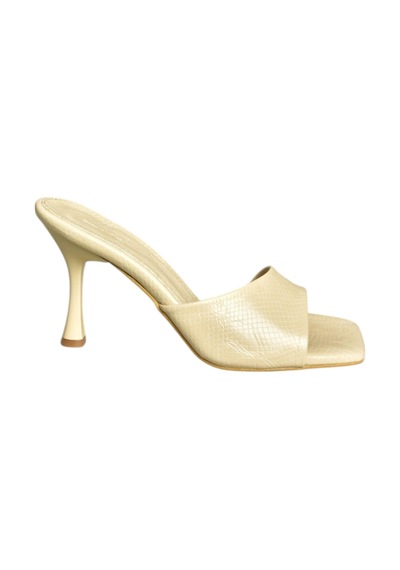 Fox Shoes U590149607 Bej Yılan Baskı İnce Topuklu Kadın Terlik Bej