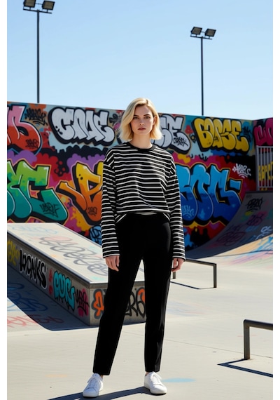 Benerly Kadın Bisiklet Yaka Düşük Kol Çizgili Örme Geniş Kesim Sweatshirt siyah