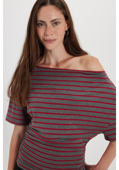 Tudors Kadın Regular Fit Klasik Kesim Asimetrik Yaka Yarasa Kol Çizgili Likralı Bordo Viskon Crop Bluz-52831