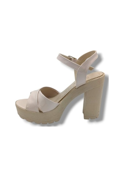 Selfie 4280-26 Rugan Çapraz Bant Platform Topuk Fashion Kadın Sandalet 11cm Bej
