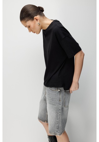Mixray 4852 Kadın Yırtmaçlı Oversize Basic %100 Pamuk T-shirt Siyah Siyah Mixray 4852 Kadın Yırtmaçlı Oversize Basic %100 Pamuk T-shirt Siyah Siyah