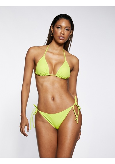 Koton Üçgen Bikini Üstü Boyundan Bağlamalı Kaplı Fıstık Yeşili 3sak10145bm 3SAK10145BM150 Koton Üçgen Bikini Üstü Boyundan Bağlamalı Kaplı Fıstık Yeşili 3sak10145bm 3SAK10145BM150