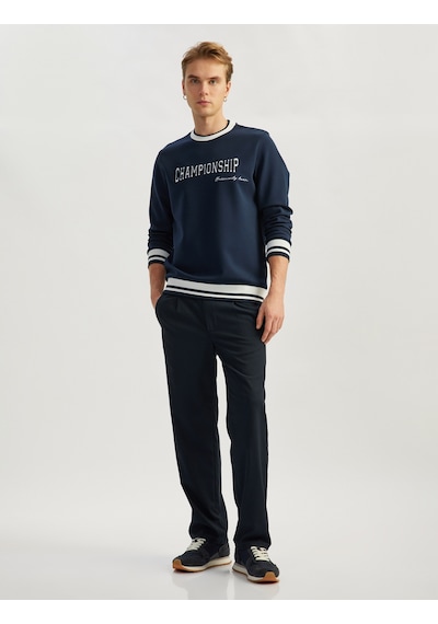 Koton Bisiklet Yaka Pamuk Karışımlı Şerit Detaylı Slogan Baskılı Sweatshirt Lacivert 5sam70039mk Lacivert Koton Bisiklet Yaka Pamuk Karışımlı Şerit Detaylı Slogan Baskılı Sweatshirt Lacivert 5sam70039mk Lacivert