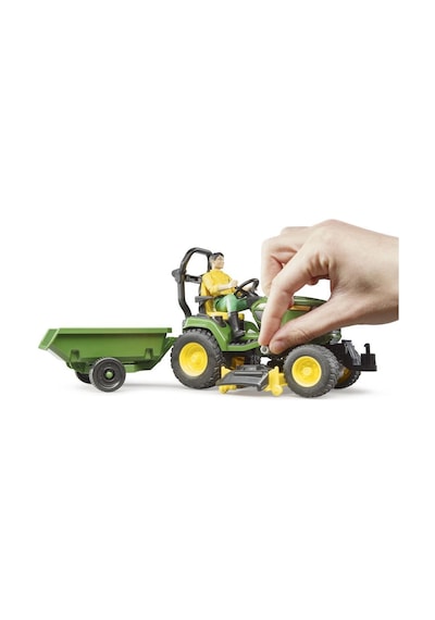 Bruder John Deere Çim Biçme Traktörü Ve Bahçıvan Br62104