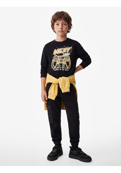 Koton Oyun Temalı Baskılı Uzun Kollu Bisiklet Yaka Şardonlu Sweatshirt Siyah 7wkb10458tk