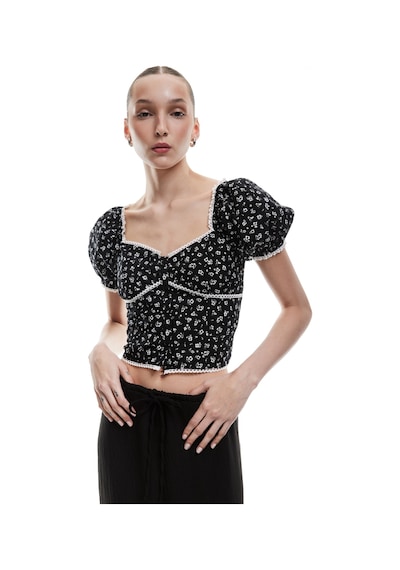 Koton Kalp Yaka Kısa Balon Kollu Çiçekli Crop Bluz Siyah Desenli 5sal60027ıw Siyah Desenli Koton Kalp Yaka Kısa Balon Kollu Çiçekli Crop Bluz Siyah Desenli 5sal60027ıw Siyah Desenli