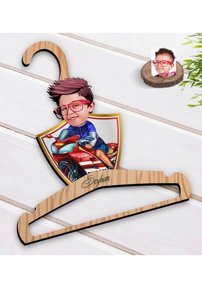Kişiye Özel Motorcu Çocuk Karikatürlü Standart Boy Ahşap Elbise A Ahşap