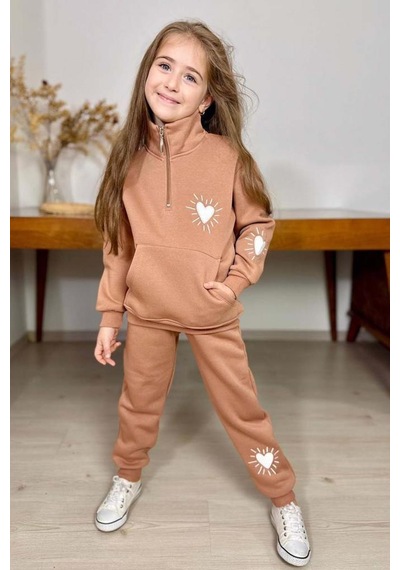 Riccotarz Kız Çocuk Kalp Emoji Baskılı Kanguru Cepli Fermuarlı Sweat Taba Eşofman Takım Taba Riccotarz Kız Çocuk Kalp Emoji Baskılı Kanguru Cepli Fermuarlı Sweat Taba Eşofman Takım Taba
