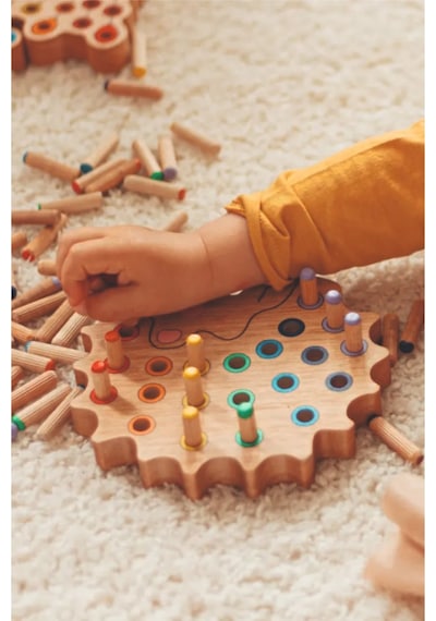 Montessori Ahşap Duyusal Eğitici Oyuncak Renkli Pim Takmalı Tavus Kuşu