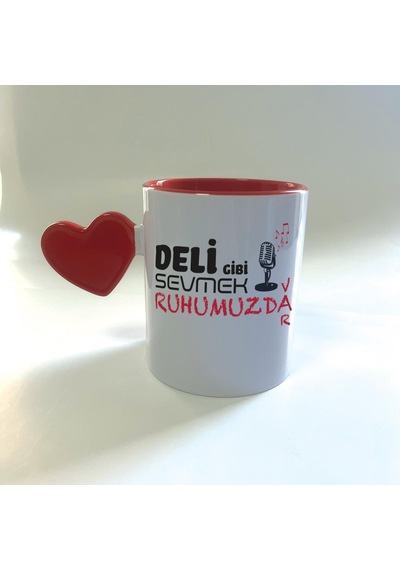 Deli Gibi Sevmek Ruhumuzda Var Baskılı Kırmızı Dolu Kalp Kulplu Mega Kupa