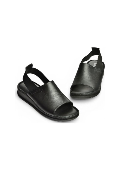 Fox Shoes Y555541303 Siyah Hakiki Deri Alçak Tabanlı Kadın Sandalet