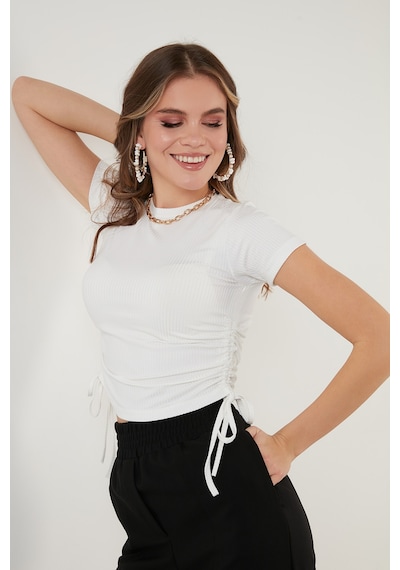 Lela Yanlardan Büzgülü Kısa Kollu Crop Bayan Bluz 5864010 Ekru