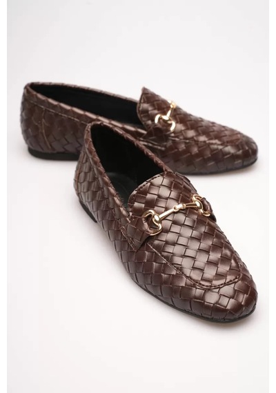 Alfaze Acı Kahve Deri Örgü Dokulu Gold Tokalı Şık Kadın Loafer Ayakkabı Topuk Boyu 1 Cm Acı Kahverengi Alfaze Acı Kahve Deri Örgü Dokulu Gold Tokalı Şık Kadın Loafer Ayakkabı Topuk Boyu 1 Cm Acı Kahverengi