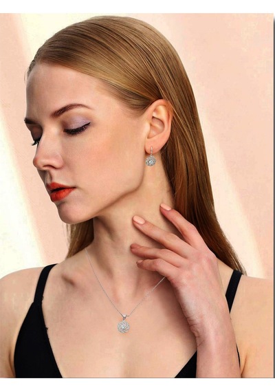 Brezza Lusso Jewelry 925 Ayar Aster Çiçeği Zirconia Taşlı Işıltılı Kolye Küpe Set