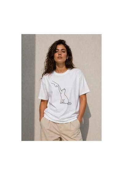 Butik İstanbul Minimal Kedi Çizim Baskılı Tişört Kısa Kol Yazlık T-shirt - Beyaz Butik İstanbul Minimal Kedi Çizim Baskılı Tişört Kısa Kol Yazlık T-shirt - Beyaz