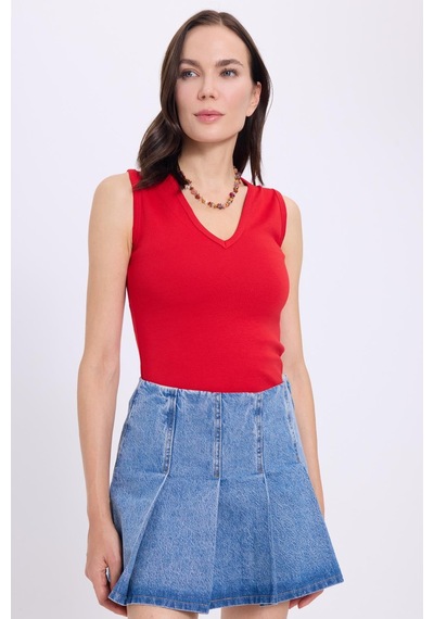 Tudors Kadın Slim Fit Dar Kesim V Yaka Sıfır Kol Pamuklu Ribanalı Kırmızı Bluz-38835 Kırmızı Tudors Kadın Slim Fit Dar Kesim V Yaka Sıfır Kol Pamuklu Ribanalı Kırmızı Bluz-38835 Kırmızı