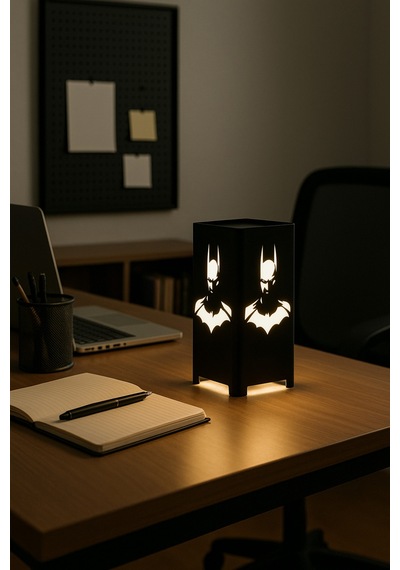Süper Kahraman Batman Temalı Gece Lambası Figürlü Dekoratif Led Masa Lambası Batman