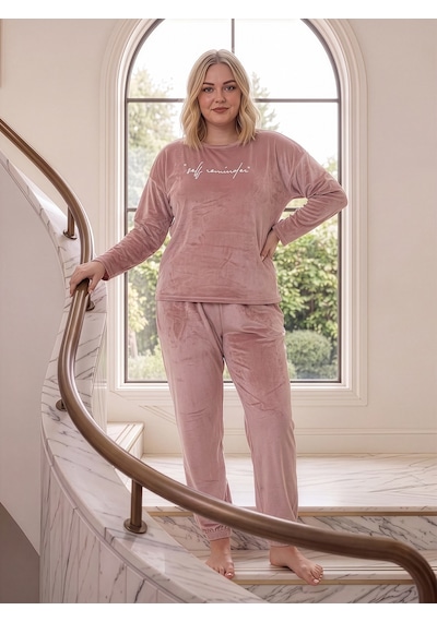 Seboteks Yumuşak Dokulu Kadife Kumaş Uzun Kollu Büyük Beden Kadın Pijama Takımı 2500 Pudra Seboteks Yumuşak Dokulu Kadife Kumaş Uzun Kollu Büyük Beden Kadın Pijama Takımı 2500 Pudra