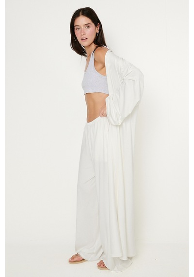 AC&Co / Altınyıldız Classics Kadın Beyaz Yumuşak Dokulu Rahat Standart Fit Şal Yaka Esnek Kimono