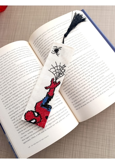 Örümcek Adam Kanaviçe Kitap Ayracı
