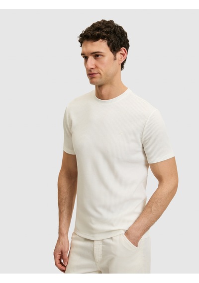 Beyaz Slim Fit Dokulu Bisiklet Yaka T-shirt