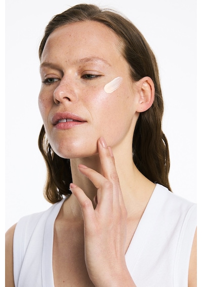 Cilt Tonu Eşitleyici Saf Kolajen Yüksek Korumalı 01 Light Spf50+ Yüz Güneş Kremi 50 Ml