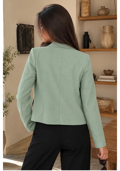 Armonika Kadın Çağla Yeşili Erkek Yaka Kare Cepli Crop Ceket Arm-26k001026