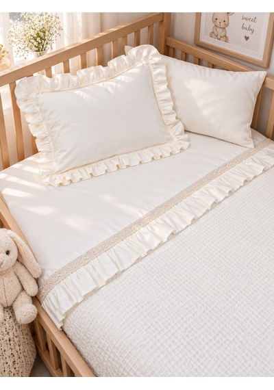 Sallhome Baby Ekru Fırfırlı Bebek Pike Takımı 4 Parça 90x120 Cm Pamuklu Pike, Çarşaf Ve 2 Yastık Kılıfı