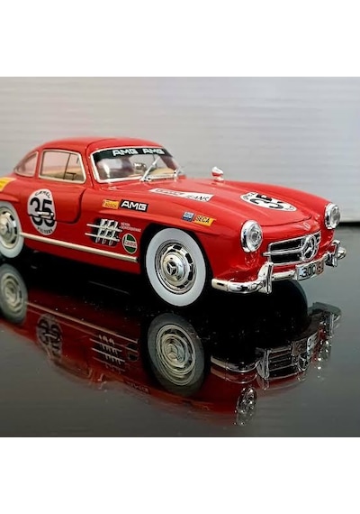 Mercedes-benz 300 Sl 19054 Model Tasarımlı 1:24 Ölçek Kapıları Açılan Gerçekçi Detaylı Model Araba