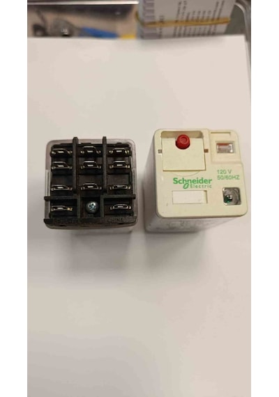 Rumf3ab2f7 3 C/o - 120vac -10a -with Led
