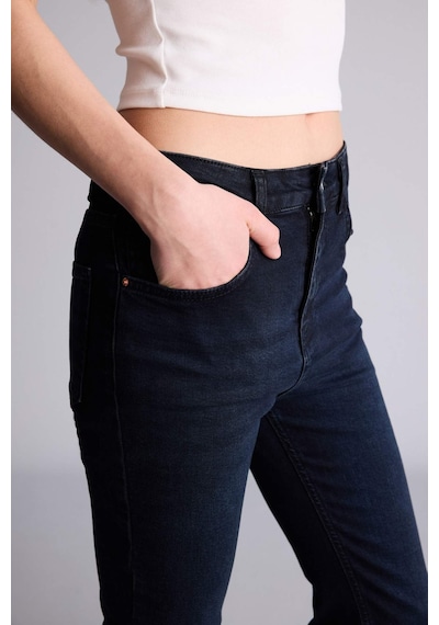 Defacto Crop Flare Fit Düşük Bel Bilek Boy Jean Yıkamalı Pantolon G2217ax25wnnm40 Siyah-nm40 Defacto Crop Flare Fit Düşük Bel Bilek Boy Jean Yıkamalı Pantolon G2217ax25wnnm40 Siyah-nm40