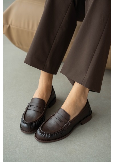 Selin Shoes Lurein Büzgülü Hafif Kalın Topuk Kadın Loafer- Kahverengi