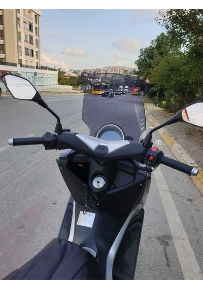 Motocam Volta Revolt Rm5 Ön Cam 2020-2021 Model 65cm Füme Renkli 4mm Orta Boylu