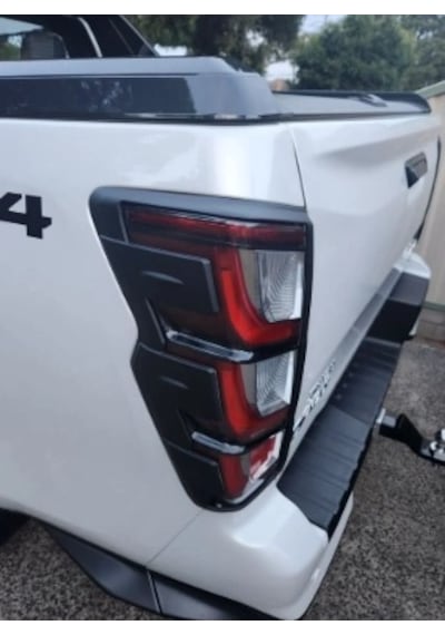 Ducki Dmax 2025 Ve Sonrası Led Stop Çerçevesi Siyah