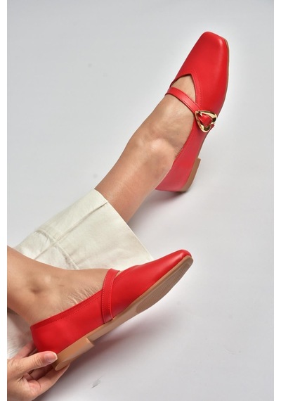 Fox Shoes Y726632609 Kırmızı Kalp Toka Detaylı Kadın Babet