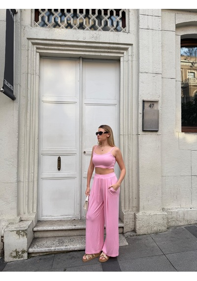 Bonacosa Kadın Viskon 3 Lü Takım Kimono + Beli Lastikli Salaş Pantolon + Crop 8 Renk Pembe Bonacosa Kadın Viskon 3 Lü Takım Kimono + Beli Lastikli Salaş Pantolon + Crop 8 Renk Pembe